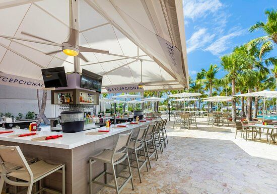 El Bohio Pool and Sports Bar