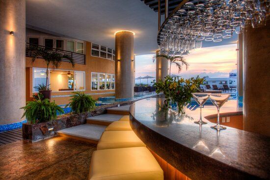 Signature Lounge