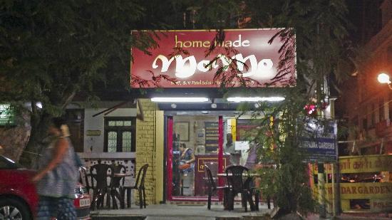 HomadeE Momo