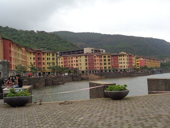 Lakeside Promenade