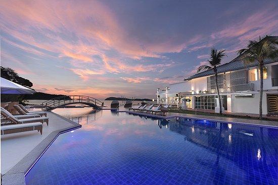 Dash Beach Club