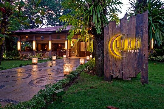 Luna Tapas + Bar