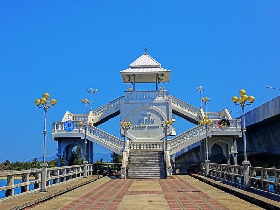 Saphan Sarasin Bridge