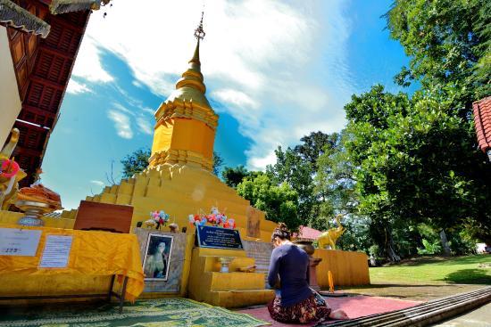 Wat Nam Hoo