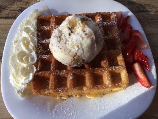 Sundaes at The Pier