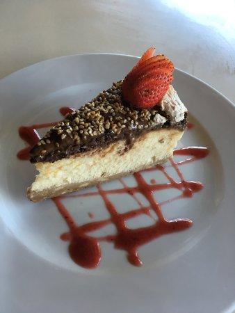Mar-Bella Rawbar & Grill