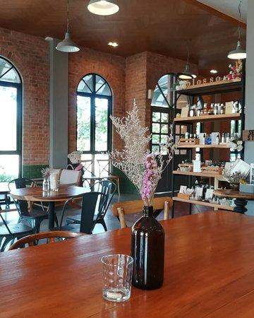 Mali Cafe & Cuisine