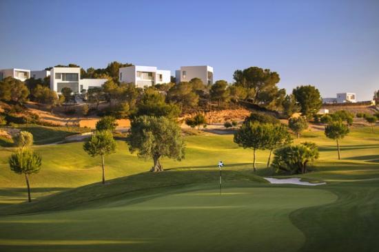 Las Colinas Golf & Country Club