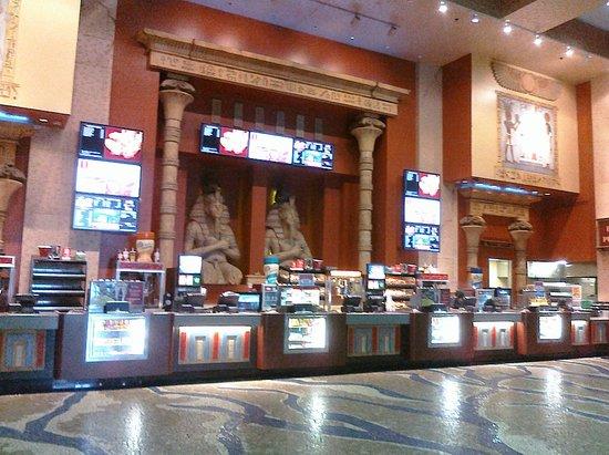 Cinemark Paradise 24