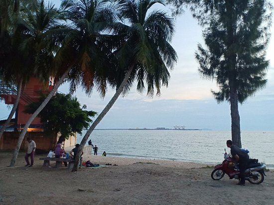 Pantai Teluk Batik