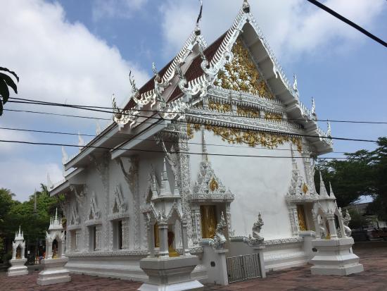 Wat Chaloklam