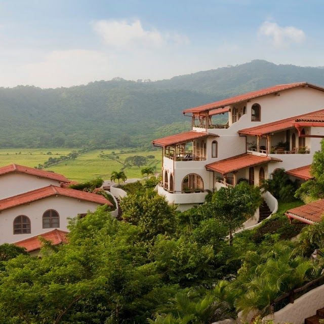 Pelican Eyes Resort