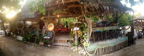 Oasis bar & restaurant Phi Phi Island