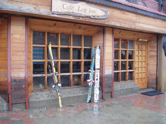 Cafe log inn