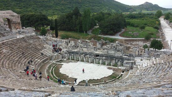 Büyük Efes Amfitiyatrosu