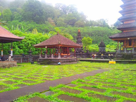 Ulun Danu Bratan Temple