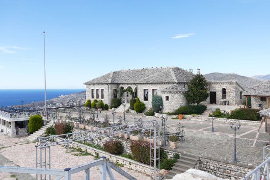 Lëkurësi Castle