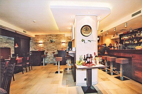 Olly's Steak House