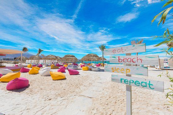 B12 Beach Club
