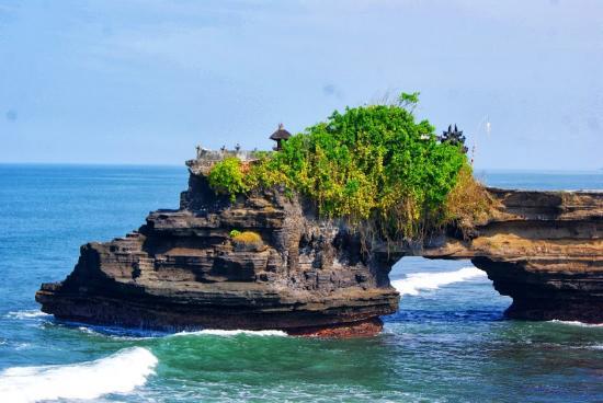 Batu Bolong Temple