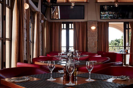 Anoi Pub & Bar