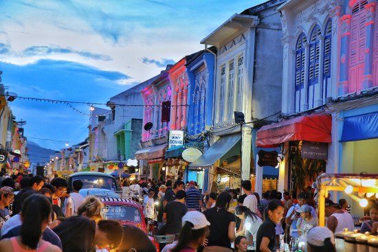 Talad Yai Morning Market