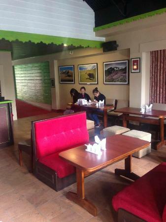 Rhythm & Wine Cafe